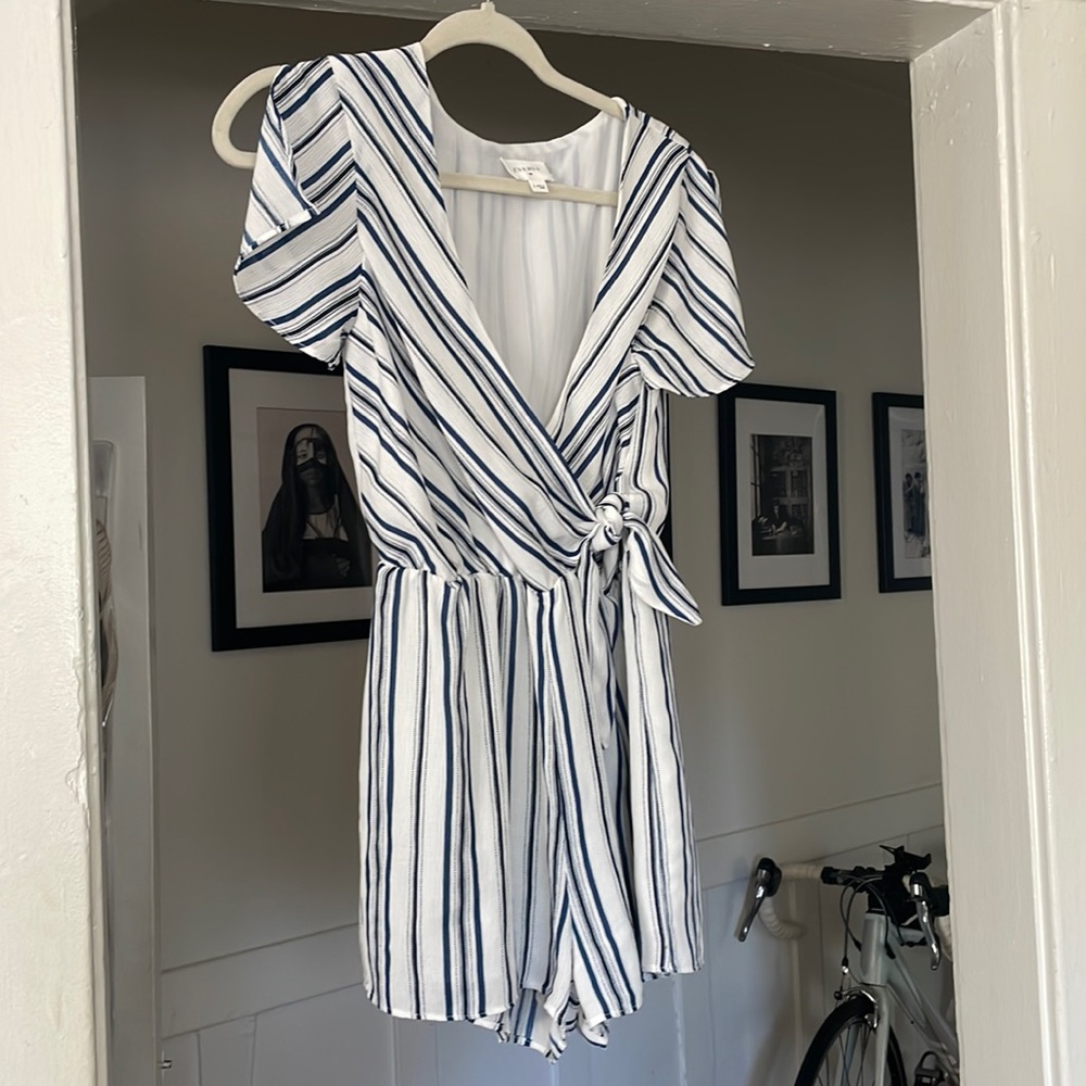 Everly blue and white romper size s